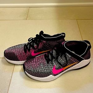 Nike zoom women’s sneakers
